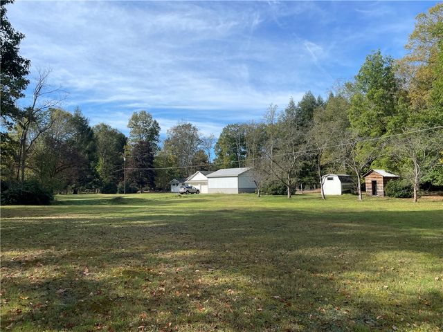 239 Sleepy Hollow Dr, Franklin, PA 16323