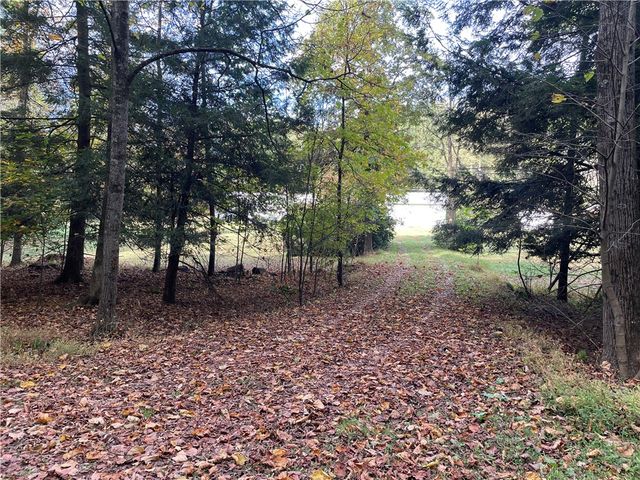 239 Sleepy Hollow Dr, Franklin, PA 16323