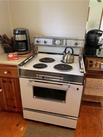 239 Sleepy Hollow Dr, Franklin, PA 16323