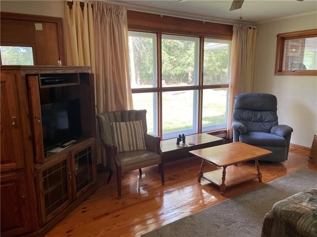 239 Sleepy Hollow Dr, Franklin, PA 16323