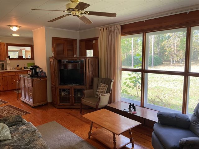 239 Sleepy Hollow Dr, Franklin, PA 16323