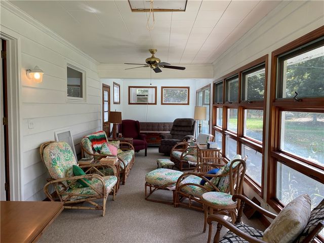 239 Sleepy Hollow Dr, Franklin, PA 16323