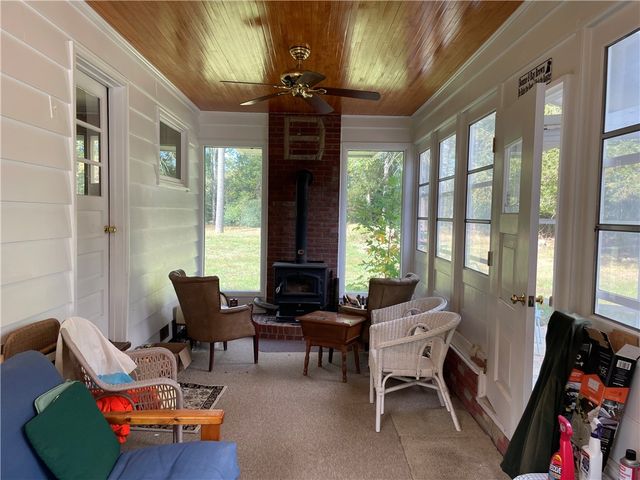 239 Sleepy Hollow Dr, Franklin, PA 16323