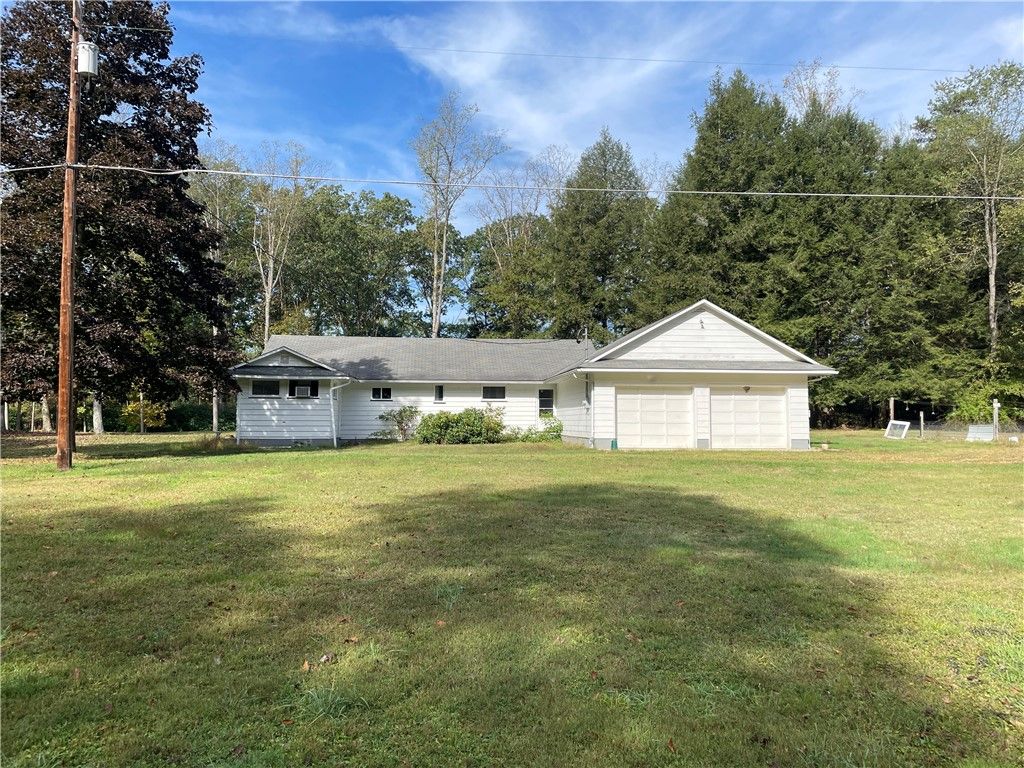 239 Sleepy Hollow Dr, Franklin, PA 16323