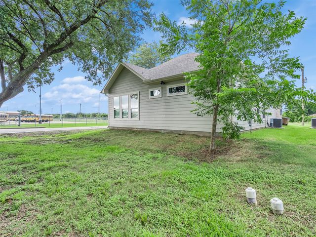 4102 Hill Avenue, Dickinson, TX 77539