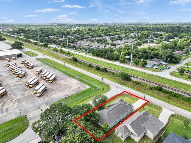 4102 Hill Avenue, Dickinson, TX 77539