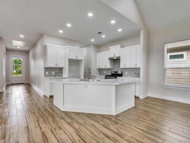 4102 Hill Avenue, Dickinson, TX 77539