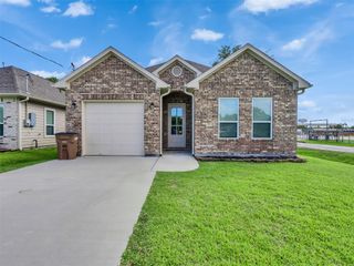 4102 Hill Avenue, Dickinson, TX 77539