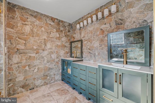 346 DEER RIDGE DR, Harpers Ferry, WV 25425