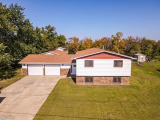589 6th Street SE, Valley City, ND 58072