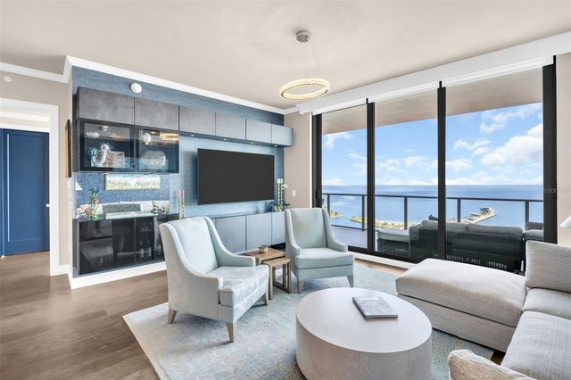 100 1ST AVENUE N 3404, St Petersburg, FL 33701