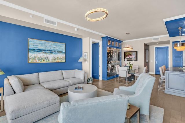 100 1ST AVENUE N 3404, St Petersburg, FL 33701