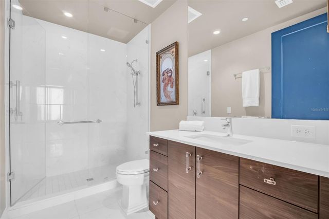 100 1ST AVENUE N 3404, St Petersburg, FL 33701