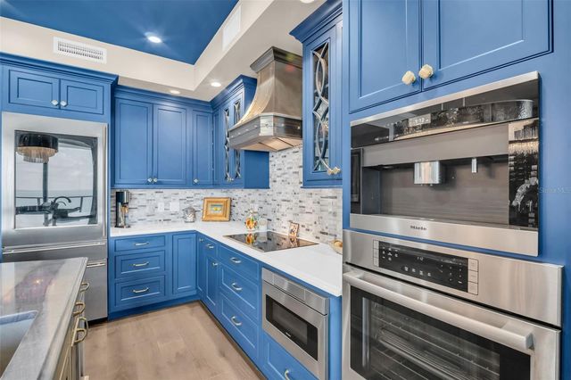 100 1ST AVENUE N 3404, St Petersburg, FL 33701