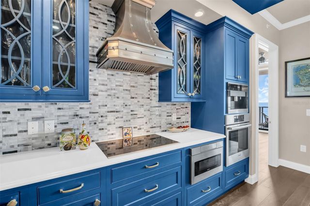 100 1ST AVENUE N 3404, St Petersburg, FL 33701