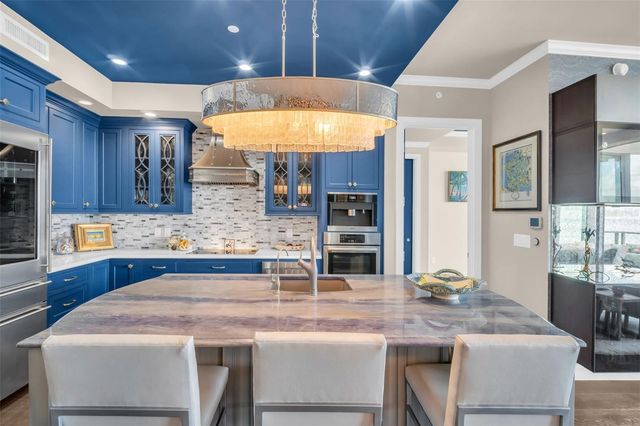 100 1ST AVENUE N 3404, St Petersburg, FL 33701