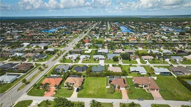 4724 SW 23RD AVE, Cape Coral, FL 33914