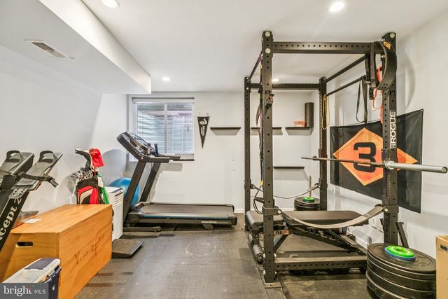 2400 MADISON SQ, Philadelphia, PA 19146