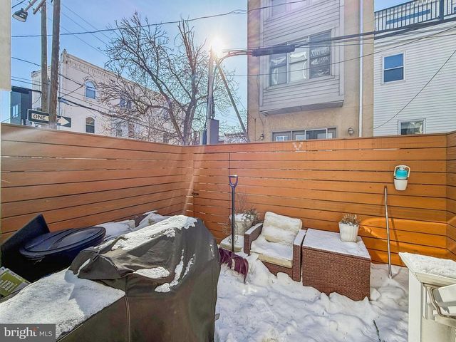 2400 MADISON SQ, Philadelphia, PA 19146