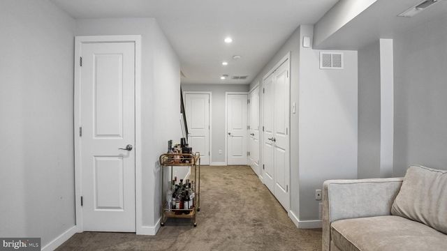 2400 MADISON SQ, Philadelphia, PA 19146