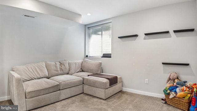 2400 MADISON SQ, Philadelphia, PA 19146