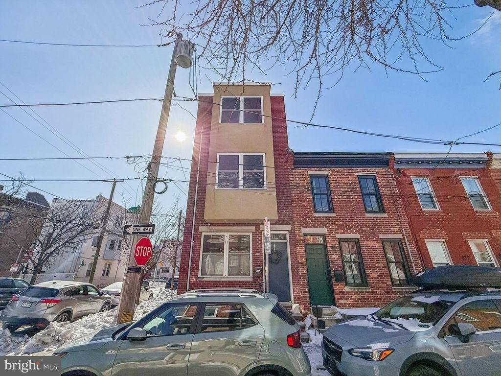 Image 1 of property listing at 2400 MADISON SQ, Philadelphia, PA 19146