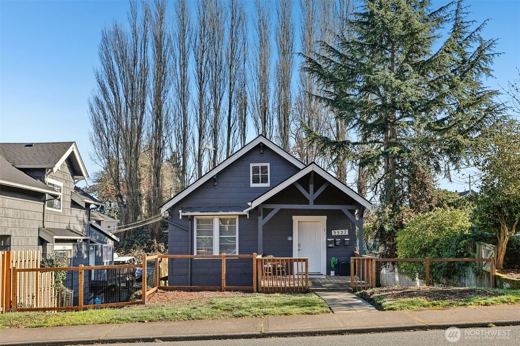 3527 Wetmore Avenue, Everett, WA 98201