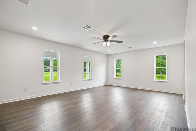11306 Cloverleaf Dr, Denham Springs, LA 70706