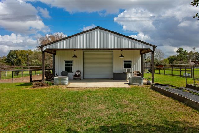 1879 Arrington Road, College Station, TX 77845