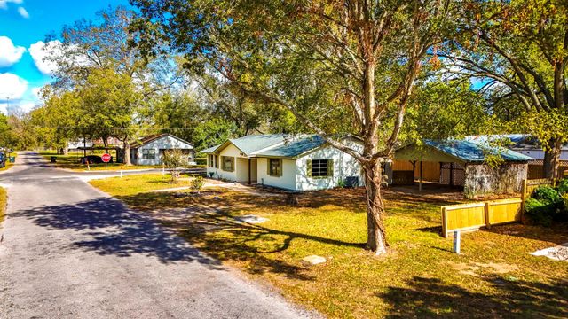 703 Austin Street, Columbus, TX 78934