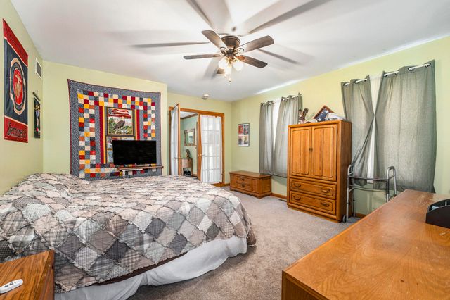 928 N Calumet Avenue, Chesterton, IN 46304