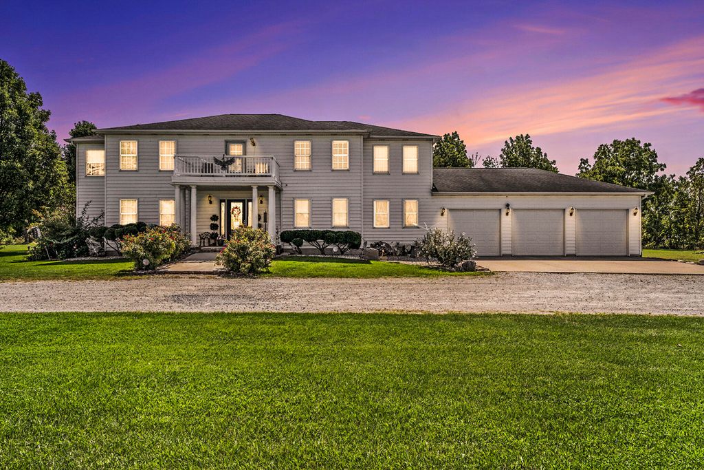 928 N Calumet Avenue, Chesterton, IN 46304