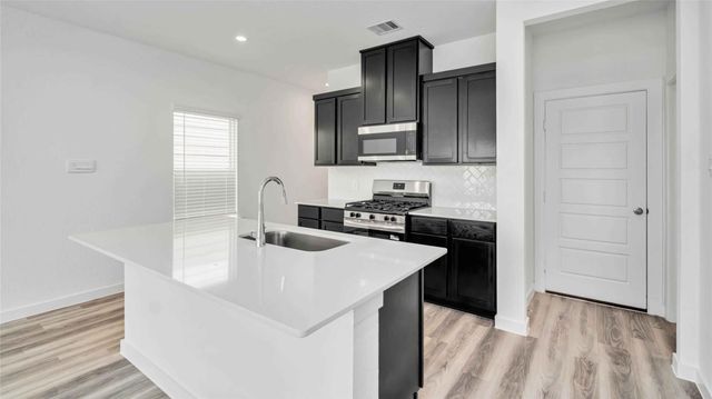 2908 Crown Gate Drive, Houston, TX 77047