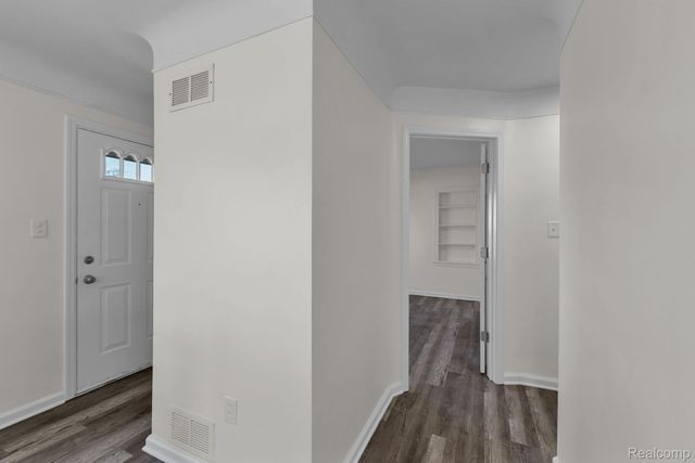 6243 Hunt Street, Romulus, MI 48174