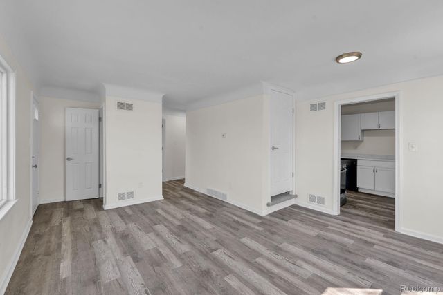 6243 Hunt Street, Romulus, MI 48174