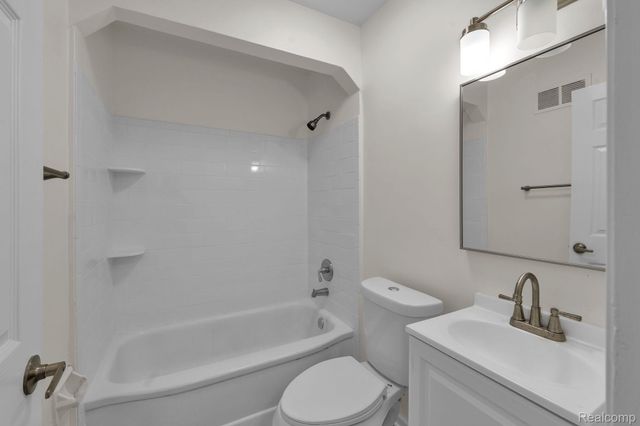 6243 Hunt Street, Romulus, MI 48174