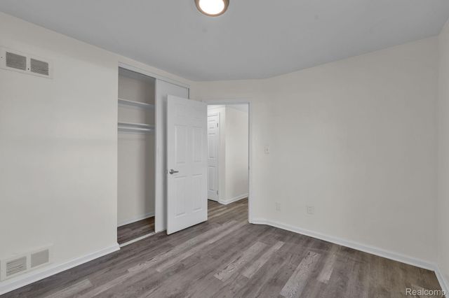 6243 Hunt Street, Romulus, MI 48174