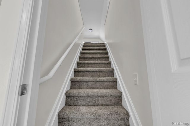 6243 Hunt Street, Romulus, MI 48174