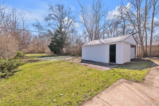 6243 Hunt Street, Romulus, MI 48174