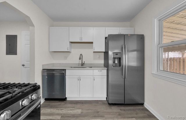 6243 Hunt Street, Romulus, MI 48174