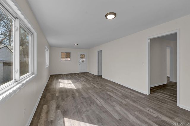 6243 Hunt Street, Romulus, MI 48174