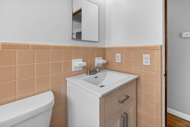 2419 Damman Drive 103, Midland, MI 48640