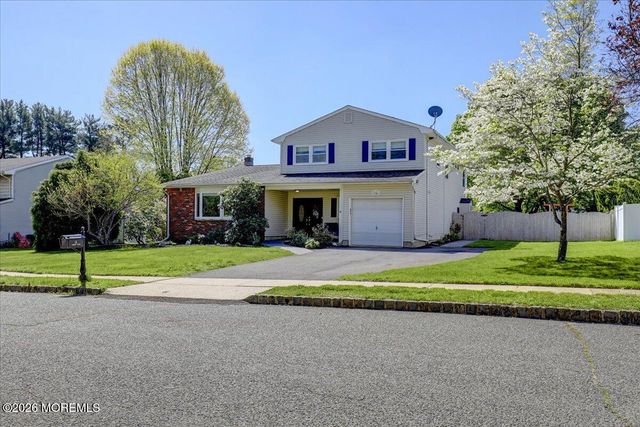 14 London Drive, East Brunswick, NJ 08816