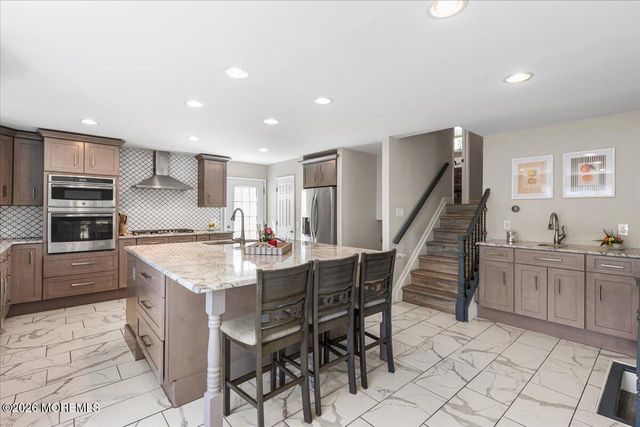 14 London Drive, East Brunswick, NJ 08816