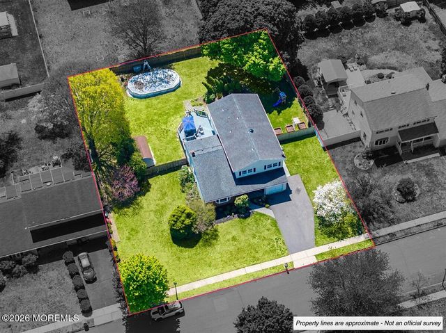 14 London Drive, East Brunswick, NJ 08816