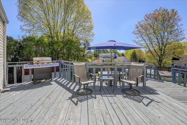 14 London Drive, East Brunswick, NJ 08816