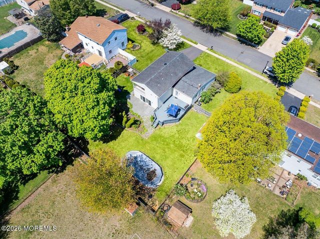 14 London Drive, East Brunswick, NJ 08816