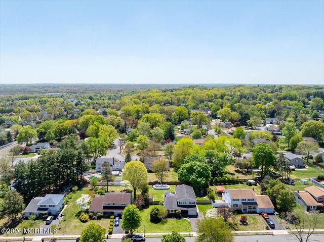 14 London Drive, East Brunswick, NJ 08816