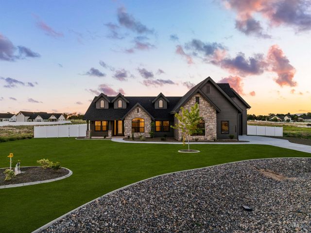 15300 Rhodes Ct, Caldwell, ID 83607