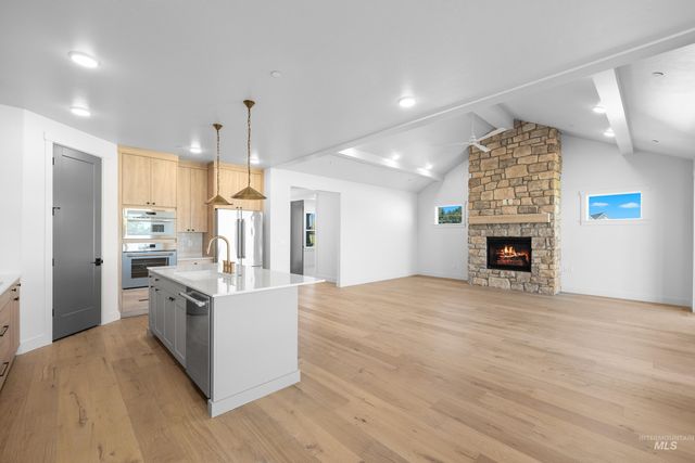 15300 Rhodes Ct, Caldwell, ID 83607